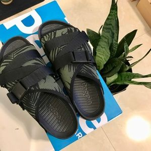 People Footwear Lennon Slides 9.9 Condition(Box)